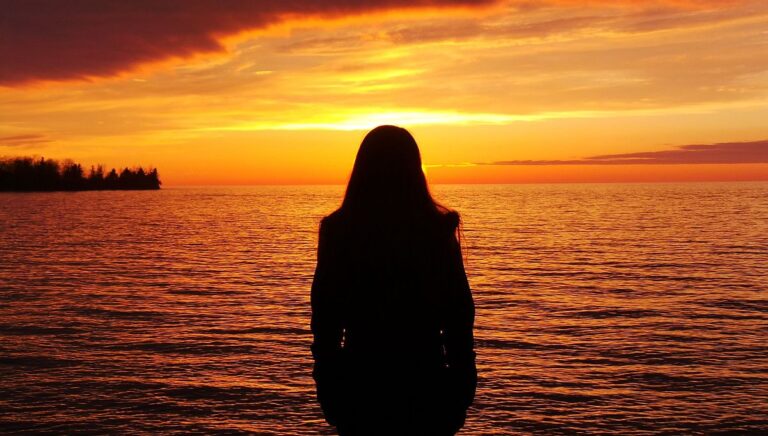 elköteleződés hiánya, félelem az elköteleződéstől, bizonytalanság, teremtő erő